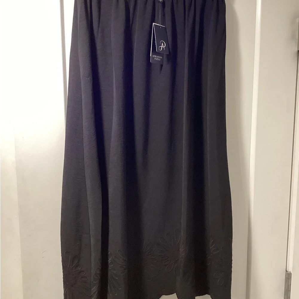 NWT Adrianna Papell Size M Black A-Line‎ Skirt